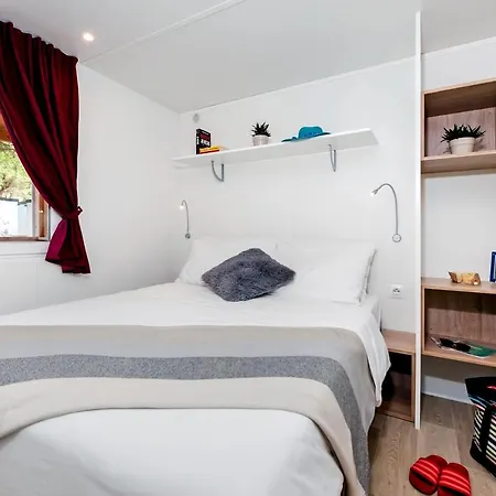 Ferienpark Mobile Homes Bi Village - Adriatic Kampovi 4*