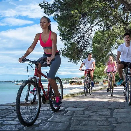 Mobile Homes Bi Village - Adriatic Kampovi 4*