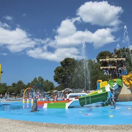 Tatil parkı Mobile Homes Bi Village - Adriatic Kampovi Fažana